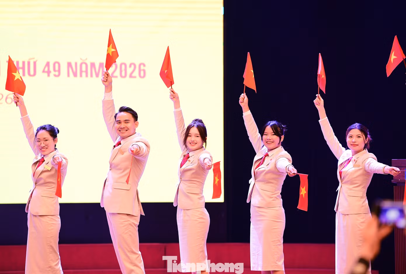 tp-tauthanhnien-dongnama-vietnam2.jpg