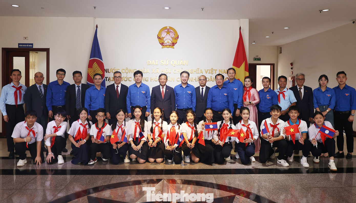 tp-vietnam-lao-daisuquan-truonghoc3.jpg