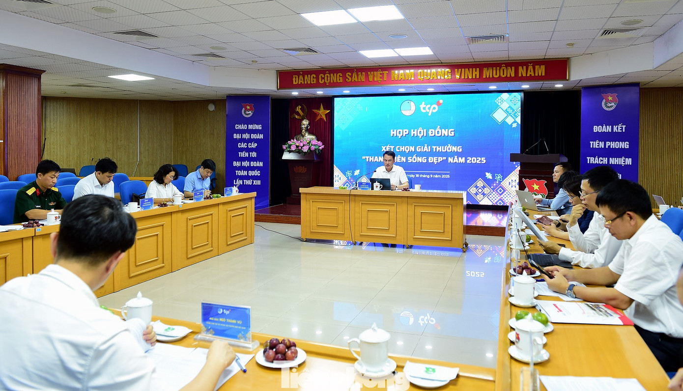 Họp hội đồng xét chọn Giải thưởng "Thanh niên sống đẹp" năm 2025. Ảnh: Xuân Tùng tp-thanhniensongdep4.jpg