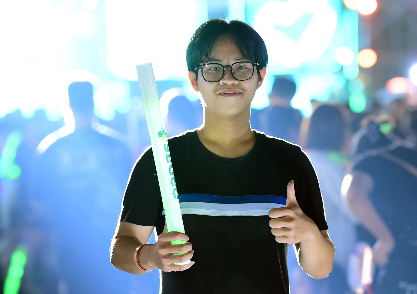 Sinds 17.30 uur is Nguyen Nam Khanh, een eerstejaarsstudent aan het Hanoi Polytechnic Vocational College, aanwezig op het terrein waar het mxt-2198.jpg