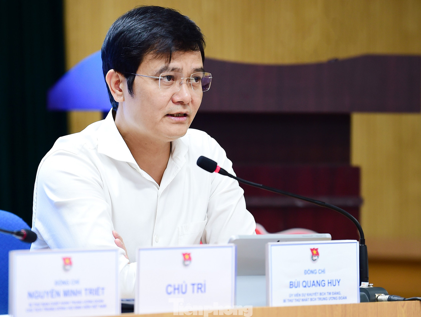 Anh Bùi Quang Huy phát biểu chỉ đạo tại hội nghị. Ảnh: Xuân Tùng tp-giaoban-2cap1-121.jpg