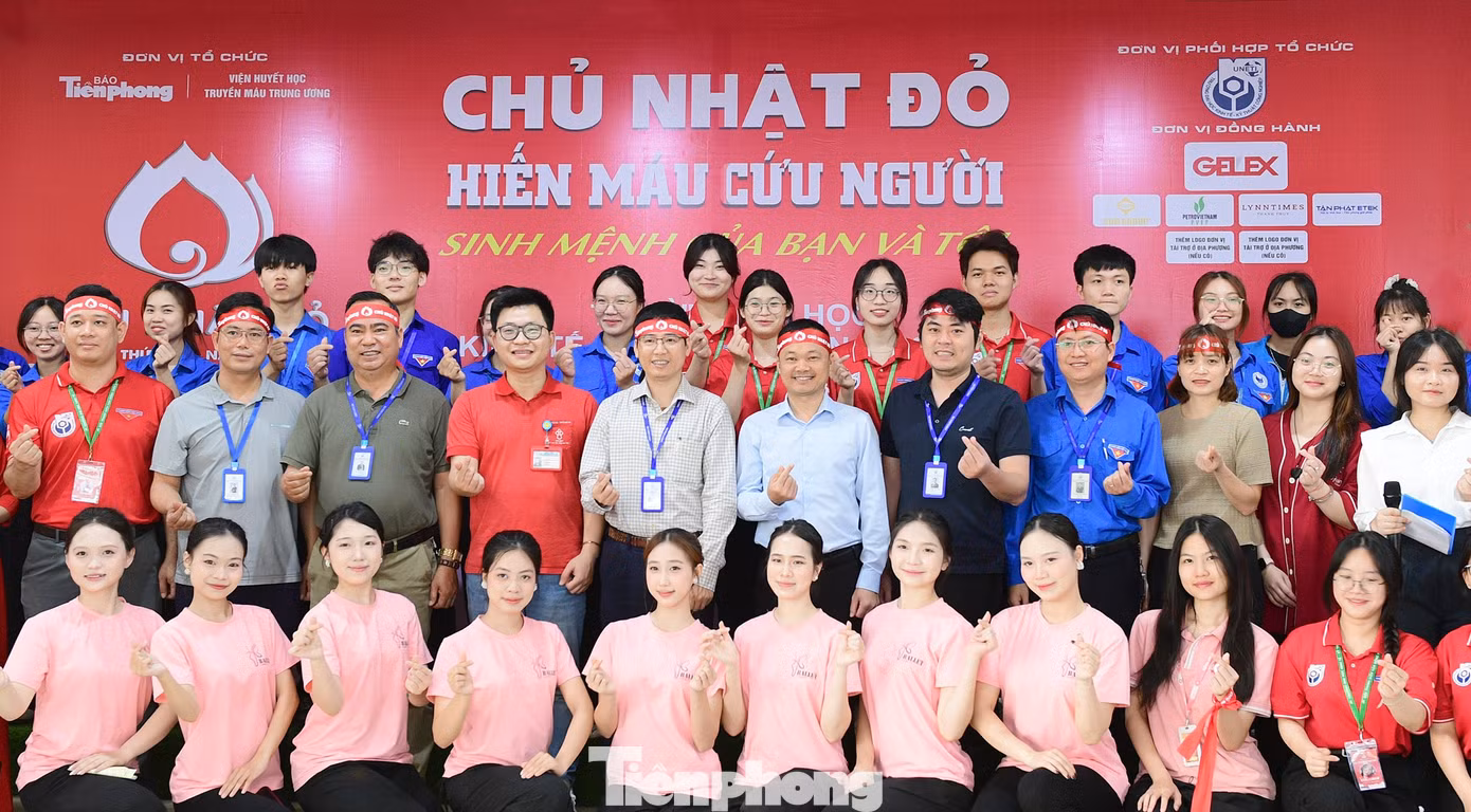tp-chunhatdo-hienmau-kinhte-kythuat-congnghiep17.jpg