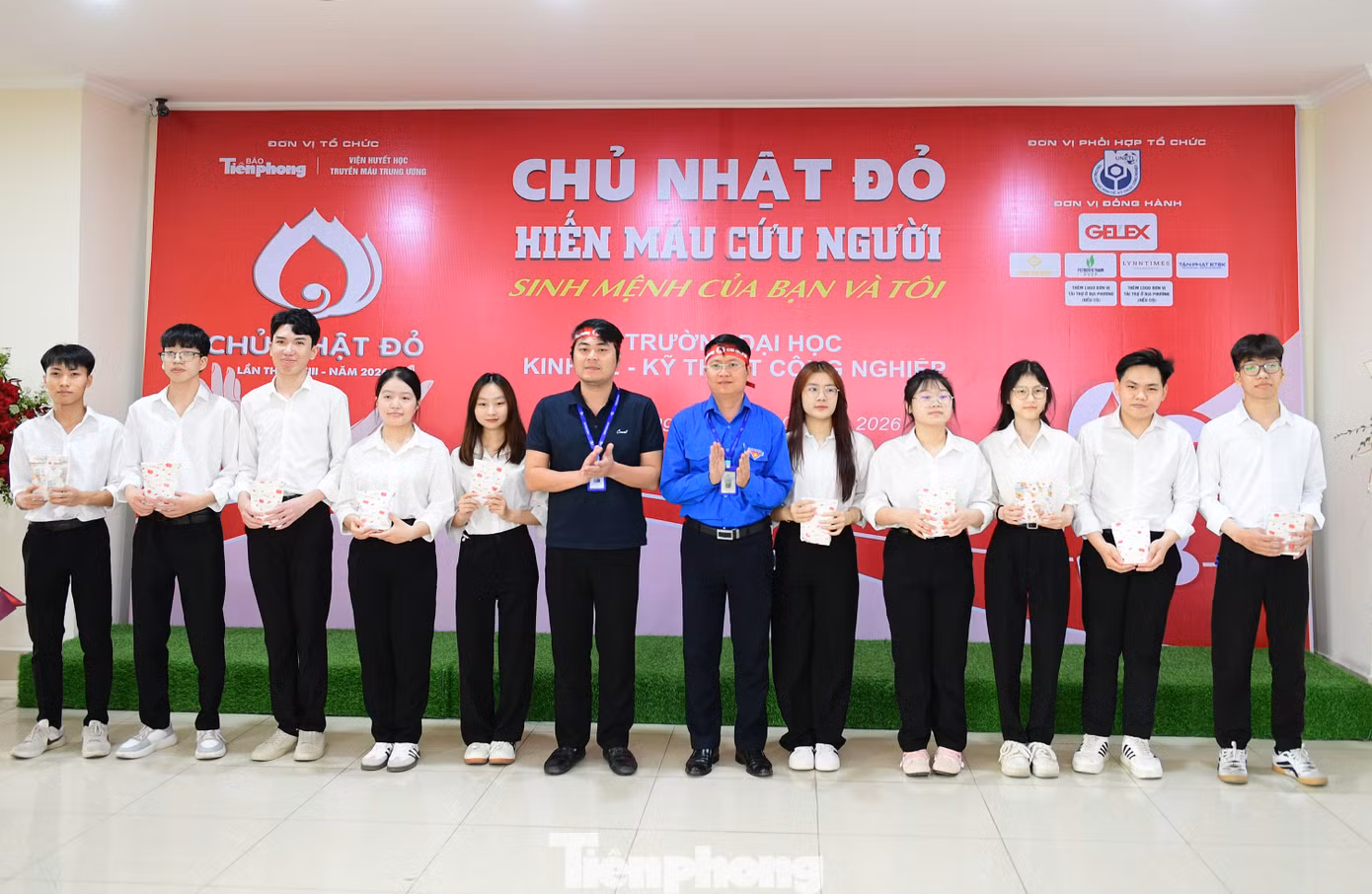 tp-chunhatdo-hienmau-kinhte-kythuat-congnghiep13.jpg