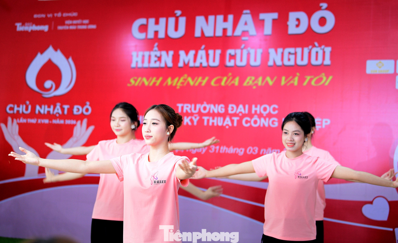 tp-chunhatdo-hienmau-kinhte-kythuat-congnghiep8.jpg