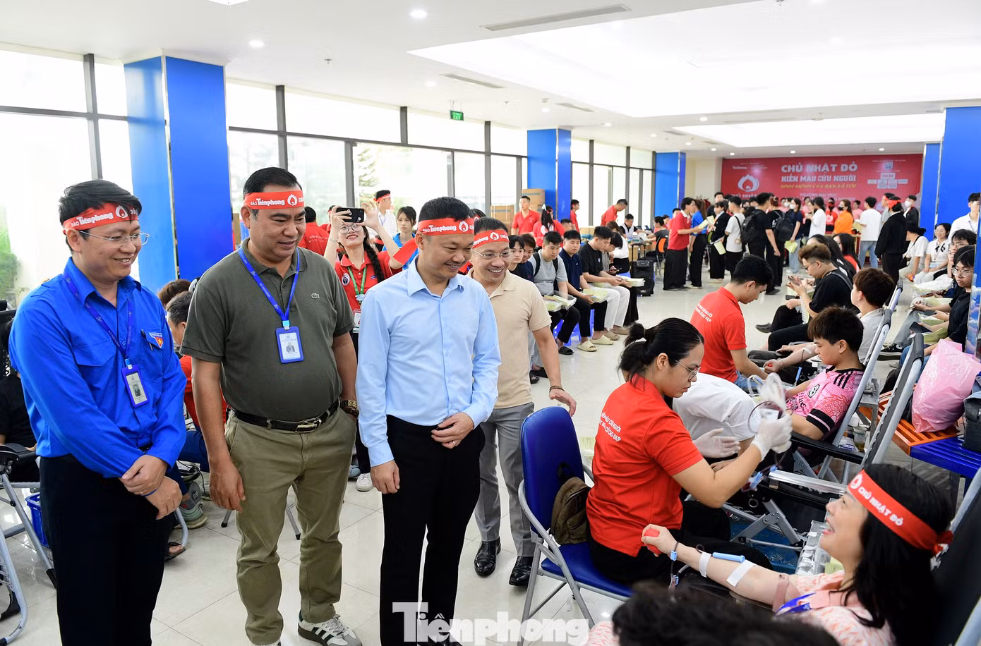 tp-chunhatdo-hienmau-kinhte-kythuat-congnghiep20.jpg
