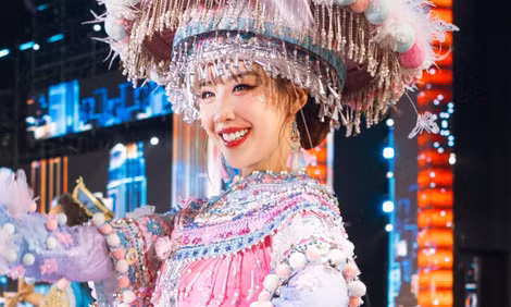 111 hoa hậu trình diễn vũ điệu dân tộc ở Khánh Hòa