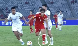 Trọng tài rút nhầm thẻ đỏ ở trận U23 Việt Nam thắng U23 Philippines