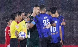 Patrik Lê Giang can ngăn ngoại binh HAGL sau trận 