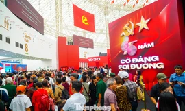 Triển lãm Thành tựu đất nước đông nườm nượp trước giờ bế mạc