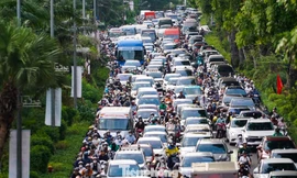 Di chuyển trên Vành đai 2 Hà Nội: Người dân 'kẹt xe triền miên, mệt mỏi từng ngày'