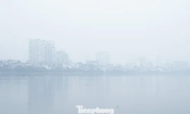 Bầu trời Hà Nội mù mịt trong ngày ô nhiễm không khí đứng thứ 2 thế giới