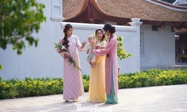 Ngôi đền cổ giữa lòng Hà Nội thành điểm check-in 'bí mật' của giới trẻ 