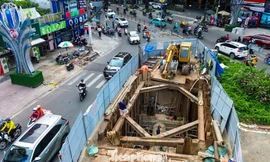 Công trường tất bật ngày đêm xử lý hạ tầng kỹ thuật tuyến metro số 2