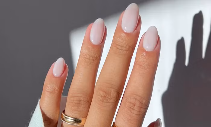 Những kiểu nail cổ điển, tinh tế dành cho các cô nàng thích để móng tay ngắn