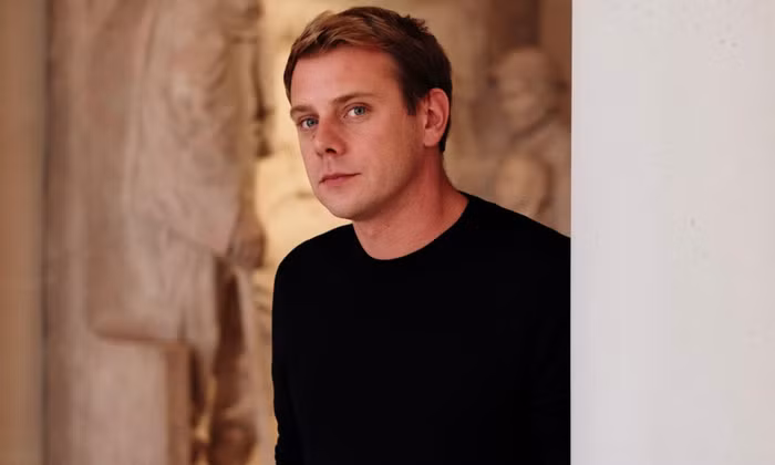Làm show Dior Cruise 2027 xong, "chiến thần chạy deadline" Jonathan Anderson giờ ra sao?
