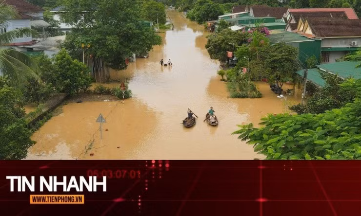 TIN NHANH: Chuyên gia: Mưa ở các tỉnh miền Trung thời gian này là 'mưa kinh hoàng'