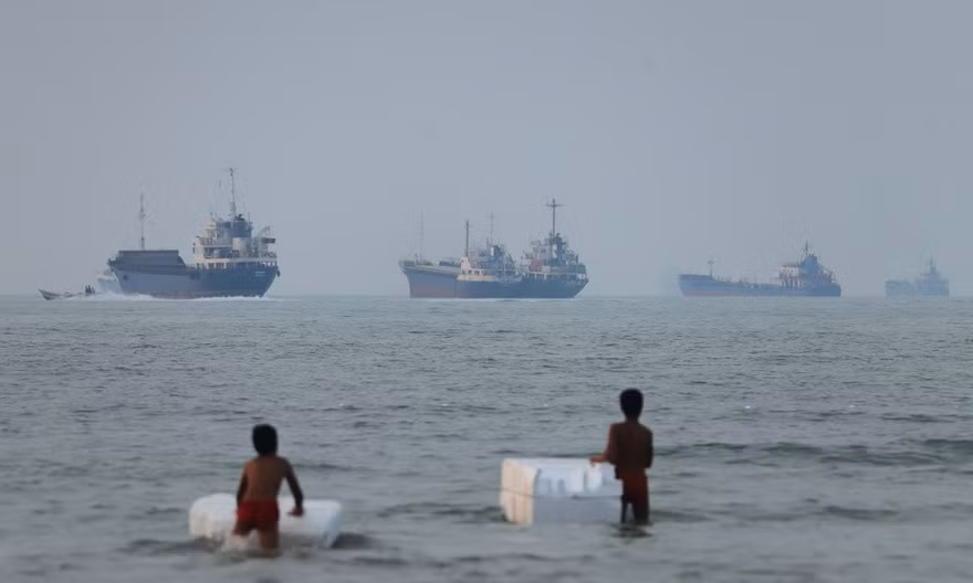Iran lại tuyên bố đóng eo biển Hormuz, cảnh báo tung đòn đáp trả khốc liệt