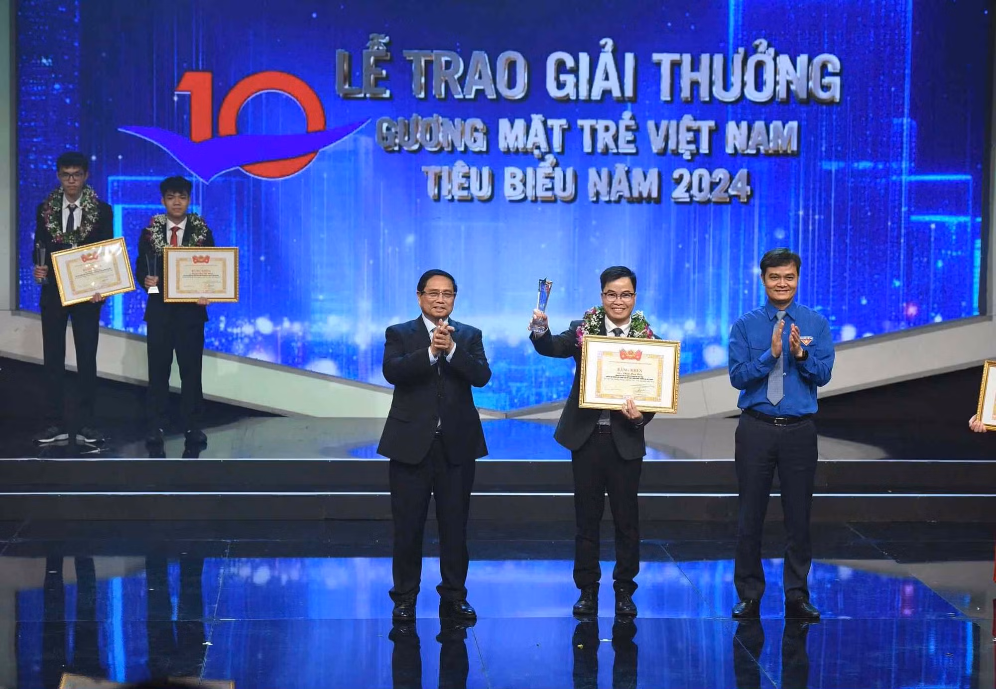 pham-huy-hieu-1.jpg