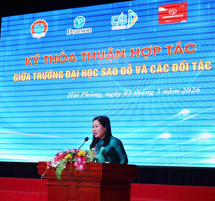 NGƯT.TS Nguyễn Thị Kim Nguyên – Hiệu trưởng phát biểu tại chương trình.