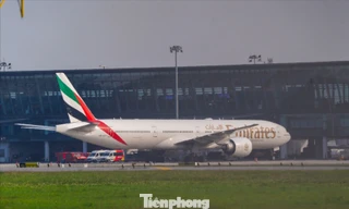 Cận cảnh máy bay 'nhà giàu' Trung Đông đang tránh chiến sự ở Nội Bài 