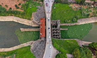 Tận thấy 'điểm đen' ô nhiễm môi trường giữa Thủ đô 