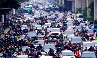 Giao thông Hà Nội ngày cận Tết: 'Lúc nào cũng là giờ cao điểm'