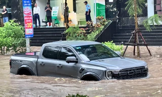 Hà Nội ngập diện rộng, giao thông tê liệt