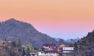 Tọa độ 'xịn nhất' ngắm toàn cảnh làng du lịch tốt nhất thế giới Lô Lô Chải 