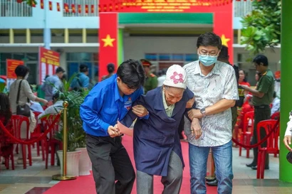 Tuổi trẻ TPHCM tích cực hỗ trợ thực hiện quyền và nghĩa vụ công dân