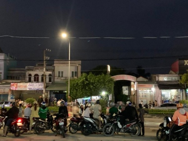 Hiện trường vụ án mạng được phong tỏa phục vụ công tác điều tra. Hiện trường vụ án mạng được phong tỏa phục vụ công tác điều tra.