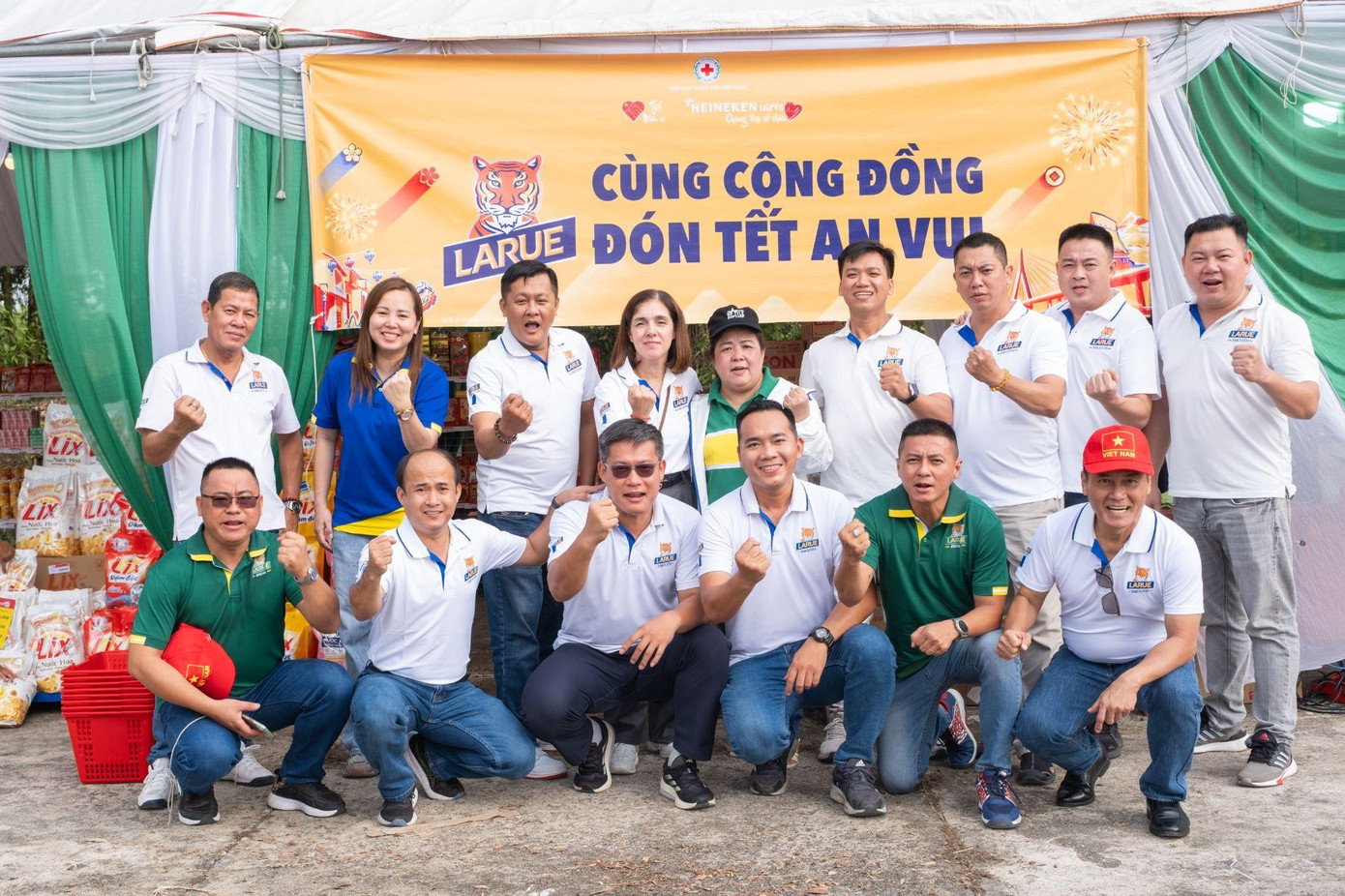 Đội ngũ nhân viên HEINEKEN Việt Nam chung tay lan tỏa tinh thần tương thân, tương ái trong cộng đồng.