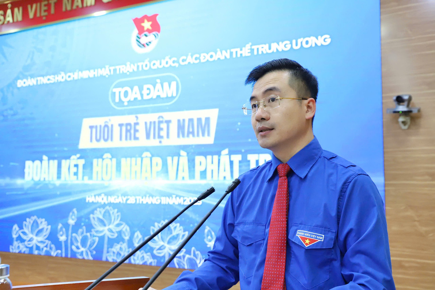 Anh Nguyễn Nhất Linh - Bí thư Đoàn Thanh niên Mặt trận Tổ quốc, các đoàn thể Trung ương phát biểu tại tọa đàm. z7271841241182-1dbf30834b6fec5c10990bb8ff6f4ee4.jpg