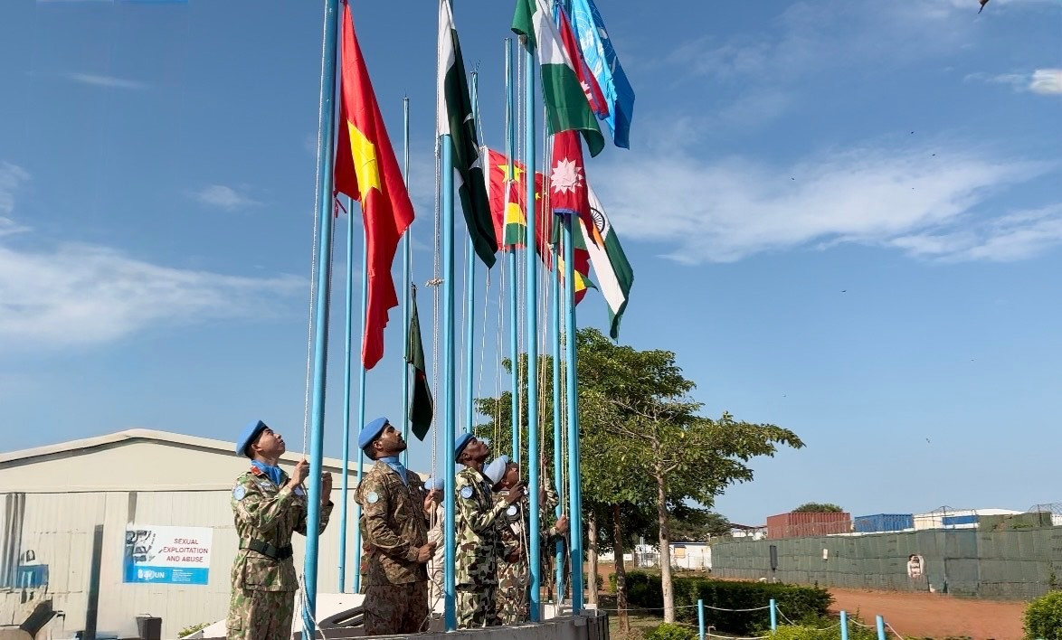 Lễ thượng cờ tại buổi kỷ niệm Ngày Liên Hợp Quốc (24/10).