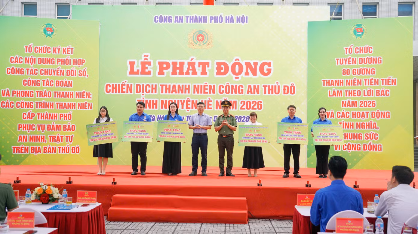 z7837345676738-66974fe4d1d9a4bdf96edcb8d3db3093.jpg