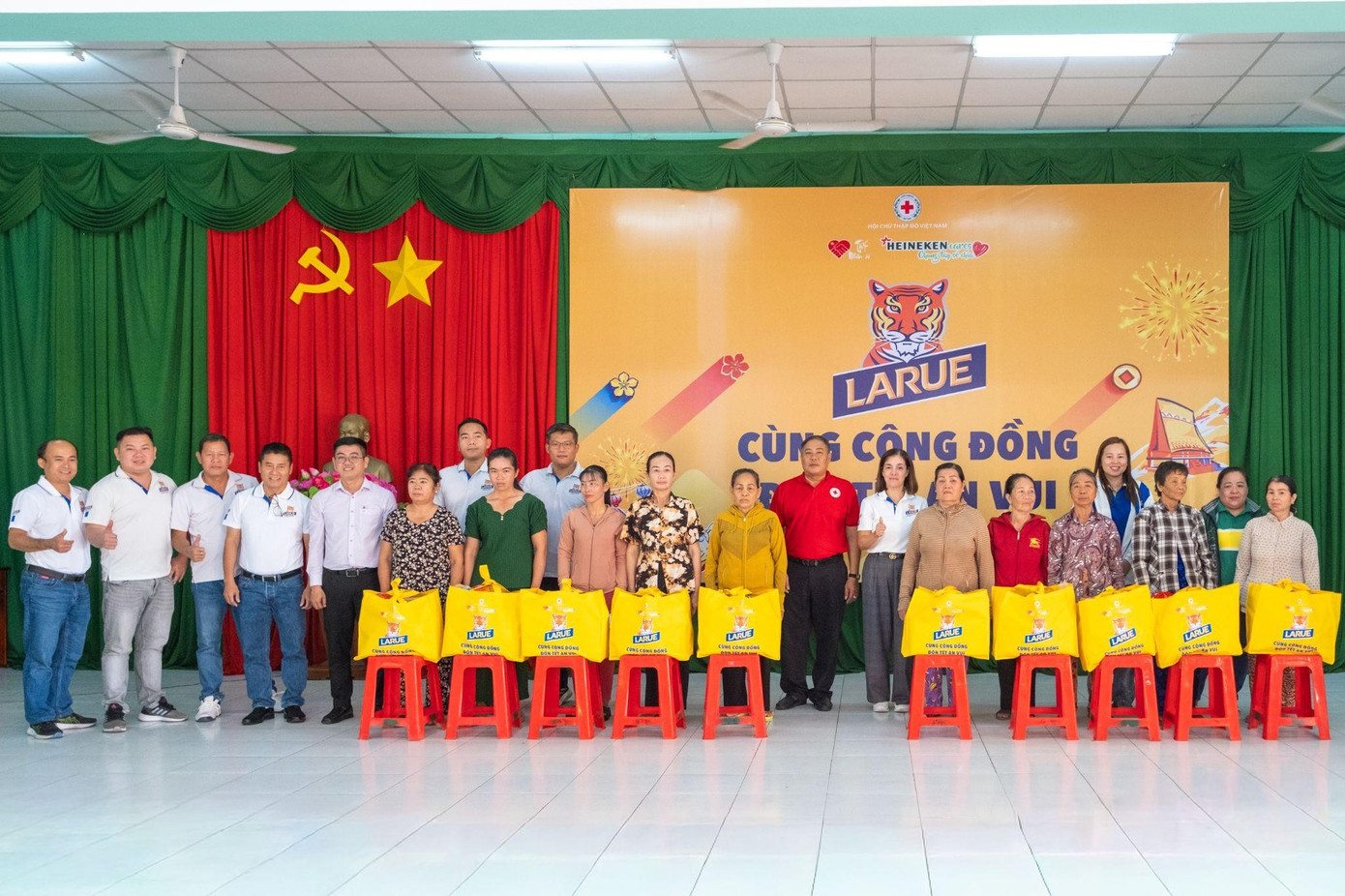 "Larue cùng cộng đồng đón Tết an vui 2026" đang được triển khai tại nhiều tỉnh miền Trung, Tây Nguyên và miền Tây.