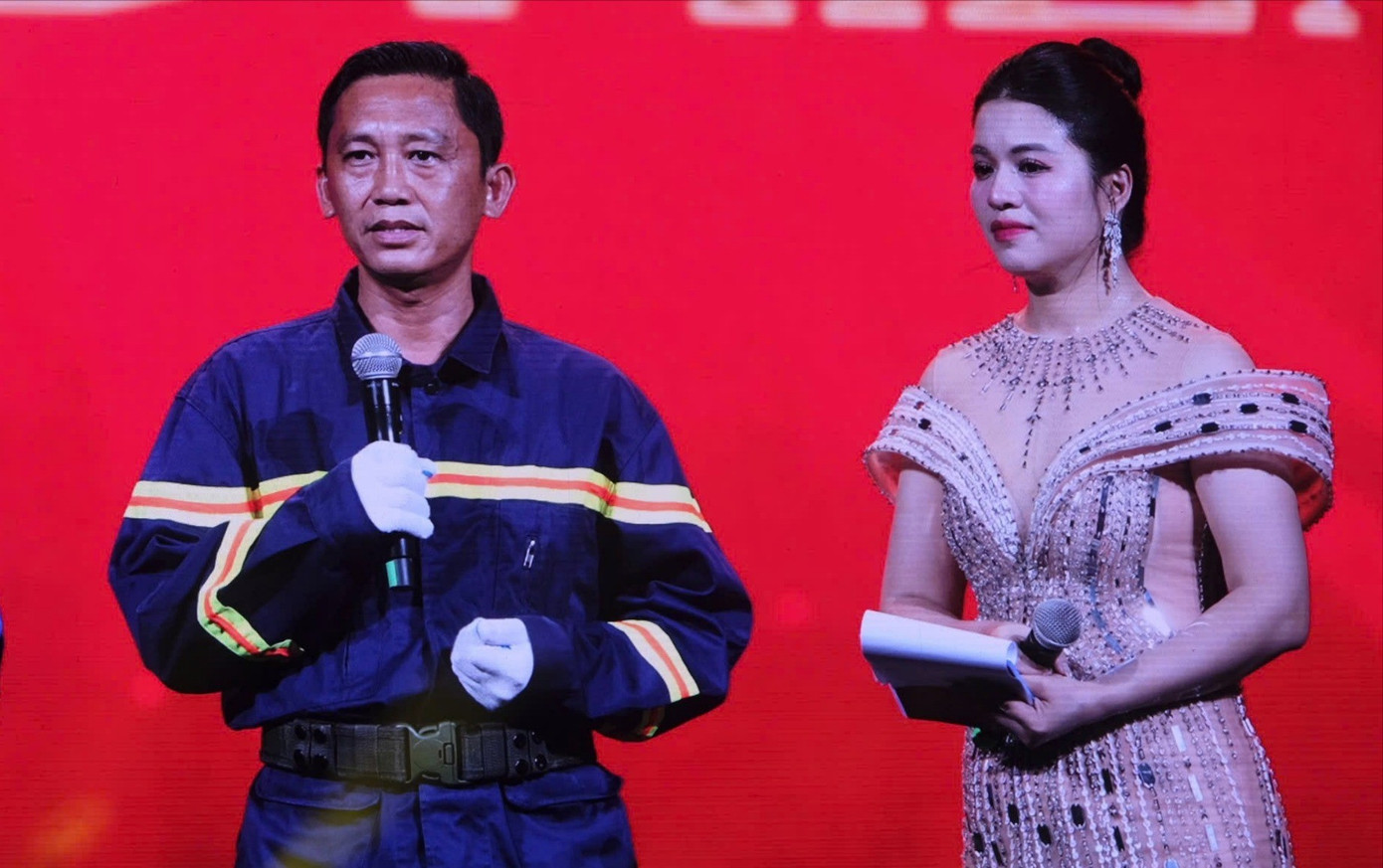 Trung tá Nguyễn Chí Thành, một tấm gương quả cảm của lực lượng Cảnh sát phòng cháy chữa cháy và cứu nạn, cứu hộ, Công an TPHCM chia sẻ tại chương trình. Ảnh: Châu Linh z6873928983878-527546d236c0dae5fe4d3c2f75cf41e5-262.jpg