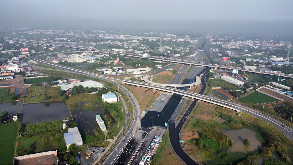 Vành đai 3 TPHCM đoạn qua tỉnh Tây Ninh bảo đạt 87% kế hoạch, dự kiến thông xe toàn tuyến vào tháng 3/2026.