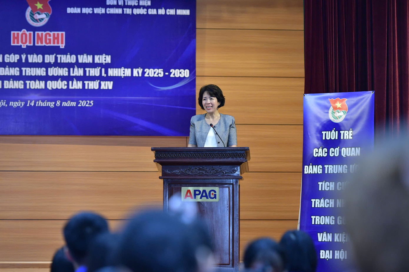 Bà Nguyễn Thị Hoàng Vân - Phó Bí thư Đảng ủy các cơ quan Đảng Trung ương phát biểu chỉ đạo tại chương trình. z6905048053328-a5d18af6441867d3566aa836f75254af.jpg