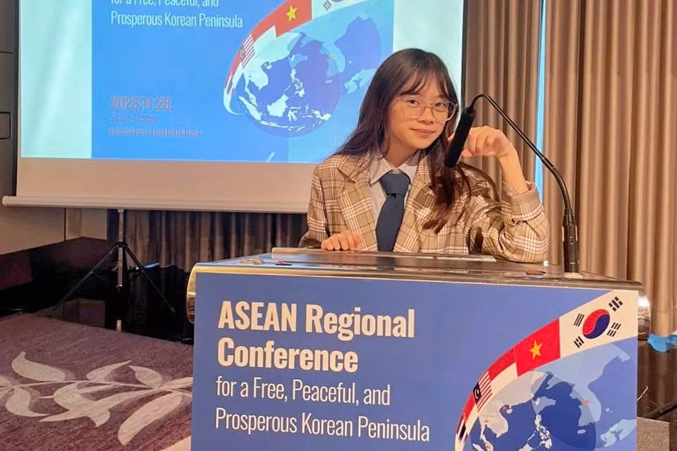 Đối với Minh Ngân, các nền tảng xin việc online là cơ hội để nữ sinh có thể kết nối với nhà tuyển dụng. Ảnh: NVCC