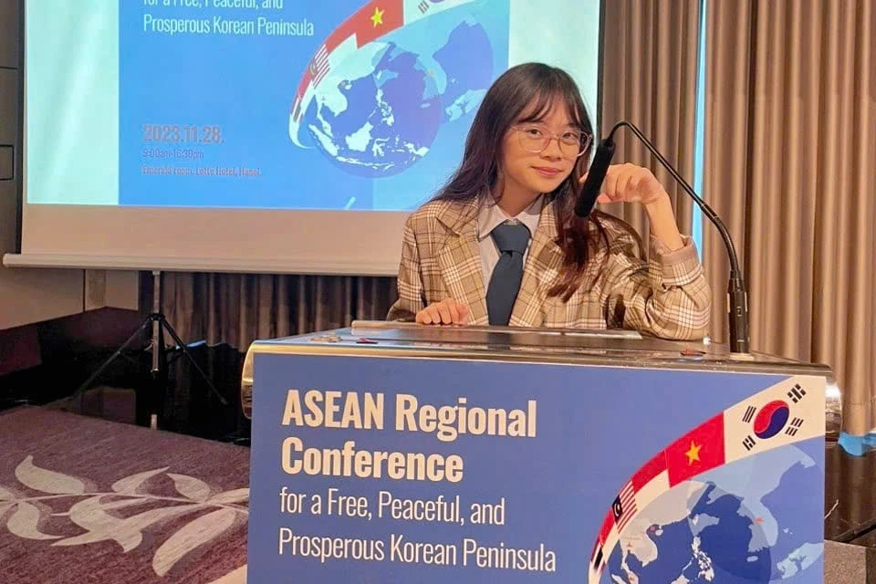 Đối với Minh Ngân, các nền tảng xin việc online là cơ hội để nữ sinh có thể kết nối với nhà tuyển dụng. Ảnh: NVCC