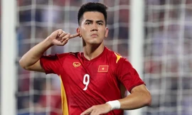 Cầu thủ Nguyễn Tiến Linh được vinh danh sống đẹp