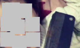 Công an xác minh vụ bé gái bị bố dùng dao đe dọa vì mẹ ‘không gửi tiền về'