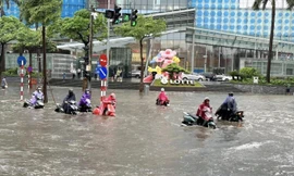 Nước sông, hồ dâng cao kỷ lục, Hà Nội vận hành hết công suất các trạm bơm