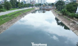 Nước sông Tô Lịch dâng cao gần 5 m