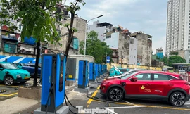 Các trạm sạc cho xe điện tại bến xe Hà Nội được lắp đặt, sử dụng ra sao?