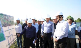 Bí thư Hà Nội yêu cầu 3 địa phương khắc phục khó khăn về vật liệu, đất đắp dự án Vành đai 4