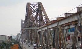 Cấm xe trên cầu Long Biên từ ngày 1/11