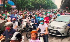 Đề xuất người dân Hà Nội đi làm, đi học lệch khung giờ để giảm ùn tắc