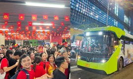 Nửa đêm huy động xe buýt để giảm tải hành khách cho tàu điện