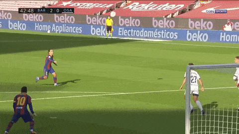 Cận cảnh siêu phẩm của Griezmann khiến thủ môn ‘đứng hình’